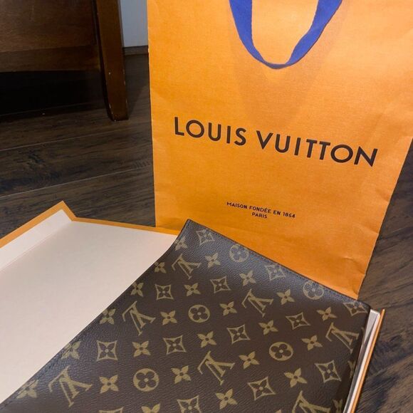 Louis Vuitton Toiletry 26 Bag - Picture 1 of 5